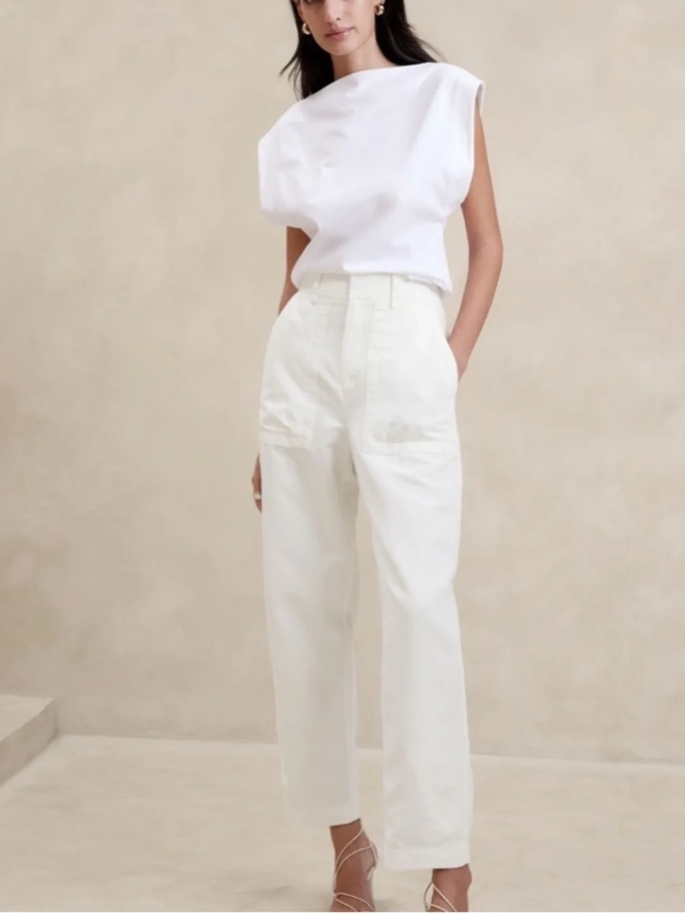 NWT Banana Republic Mya Cotton-Linen Cargo Iced Vanilla Ivory Pants Size 6 long
